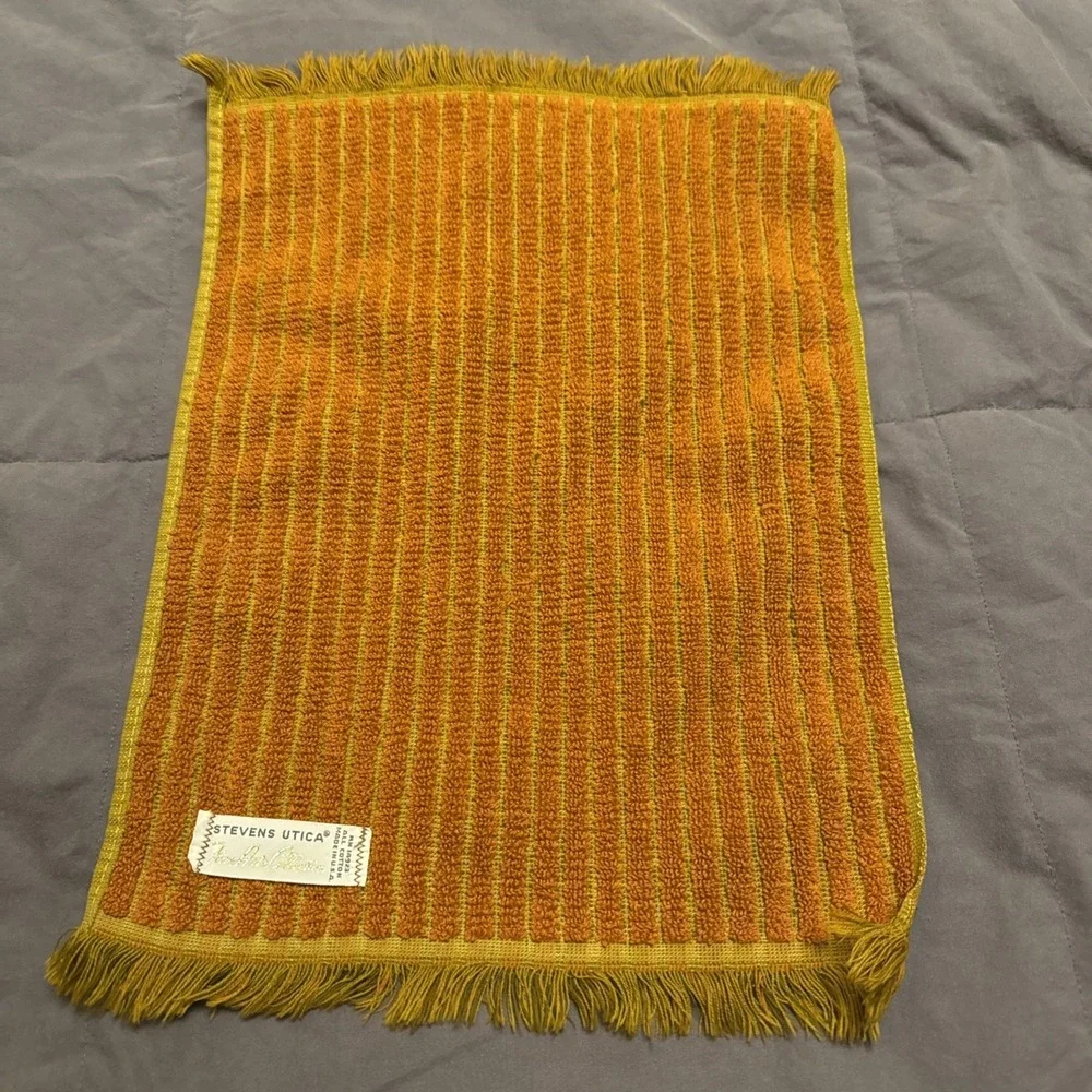 Vtg Stevens Utica fingertip Hand Towel Retro 70s Gold Orange Collection MCM USA